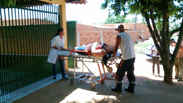 Na Vila Haro, mulher tenta suicídio cortando os pulsos
