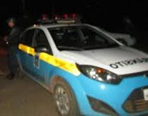 Motociclista é assaltado quando chegava em sua residência no bairro Paranapungá Motociclista é assaltado quando chegava em sua residência no bairro Paranapungá