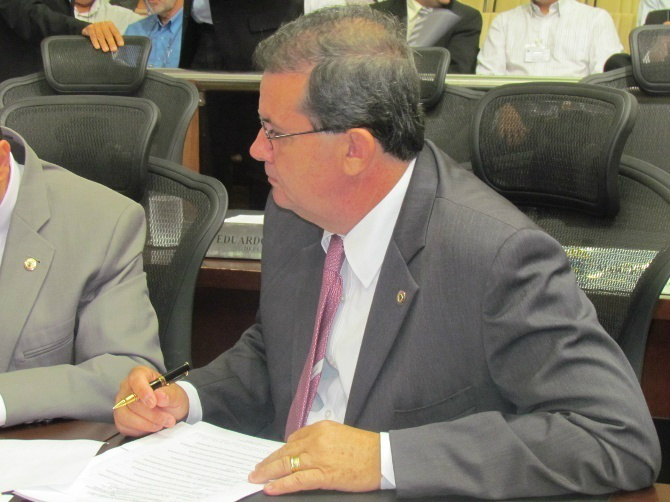 Eduardo Rocha solicita melhorias para o trânsito da Capital