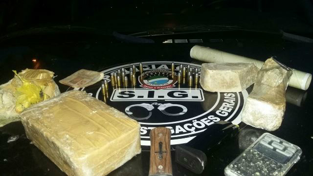 Polícia Civil apreende quase 2 Kg de “Crack” em residência no Alto da Boa Vista Polícia Civil apreende quase 2 Kg de “Crack” em residência no Alto da Boa Vista