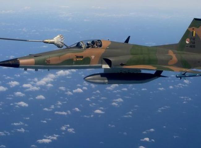 Populares relatam abate de avião pela FAB na região de Mundo Novo Populares relatam abate de avião pela FAB na região de Mundo Novo