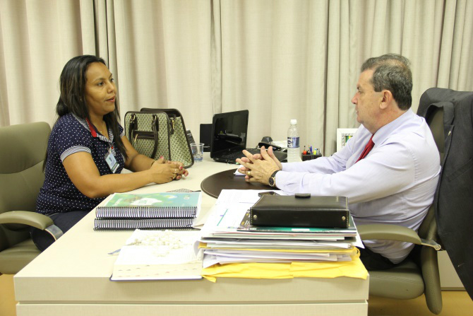 Vereadora de Três Lagoas traz importantes reivindicações para o deputado Eduardo Rocha Vereadora de Três Lagoas traz importantes reivindicações para o deputado Eduardo Rocha