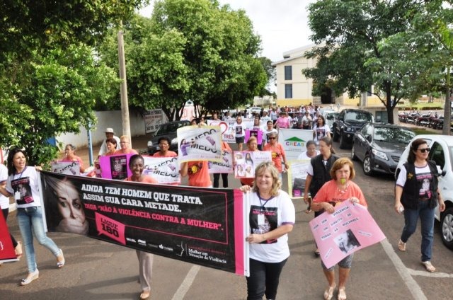 Assistência Social de Três Lagoas promove caminhada de mulheres pela violência zero Assistência Social de Três Lagoas promove caminhada de mulheres pela violência zero