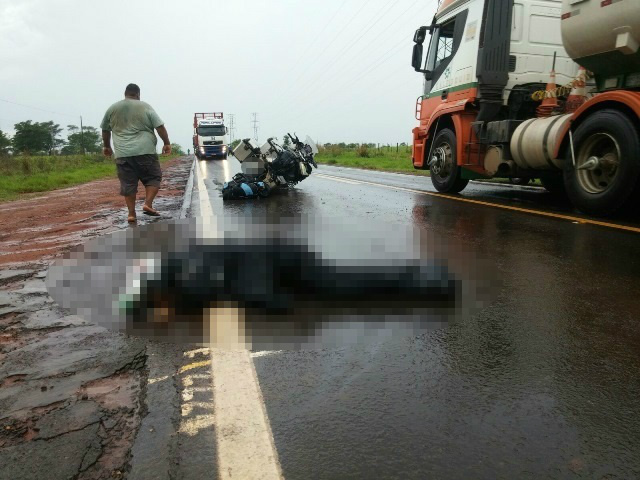 Motociclista em BMW tem morte instantânea na BR-262 Motociclista em BMW tem morte instantânea na BR-262