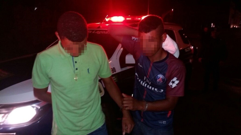 Jovem sem CNH é detido com amigo por dirigir embriagado Jovem sem CNH é detido com amigo por dirigir embriagado