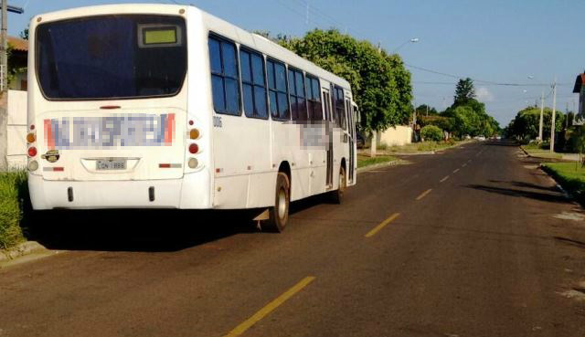 Ônibus na contra mão é denunciado por leitor do Parque São Carlos 