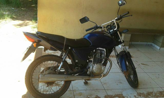 Homem localiza moto furtada nas proximidades de sua casa