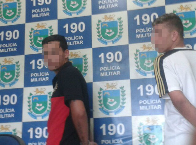 ROTAI detém dupla acusada de tráfico de drogas no bairro Interlagos ROTAI detém dupla acusada de tráfico de drogas no bairro Interlagos
