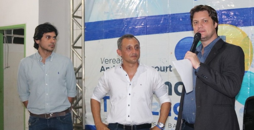 Vereador André Bittencourt realizou reunião com moradores do bairro Vila Piloto Vereador André Bittencourt realizou reunião com moradores do bairro Vila Piloto
