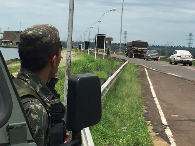 500 militares participam da “Operação Urubupungá” na divisa entre MS e SP