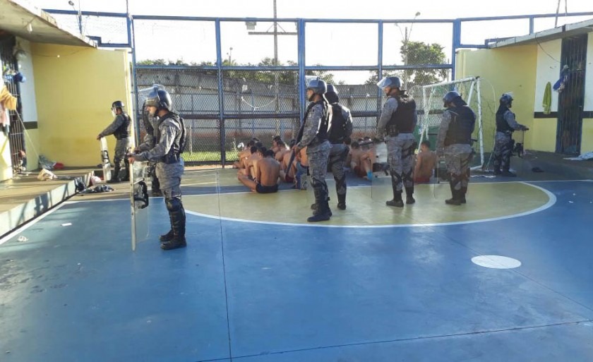Agentes serão investigados após operação encontrar pé de maconha em presídio Agentes serão investigados após operação encontrar pé de maconha em presídio