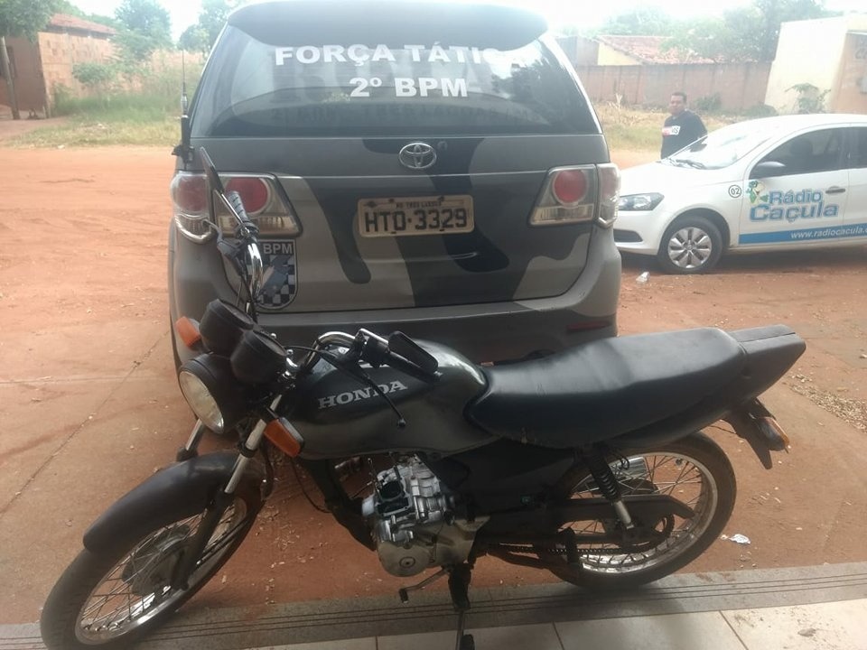 Motocicleta furtada é encontrada pela polícia em Três Lagoas Motocicleta furtada é encontrada pela polícia em Três Lagoas