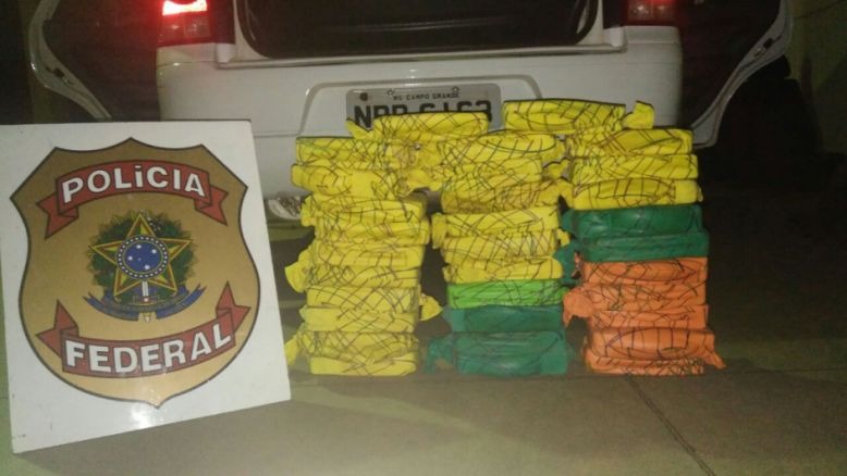 Polícia Federal apreende 34 quilos de cocaína em fundo falso de veículo