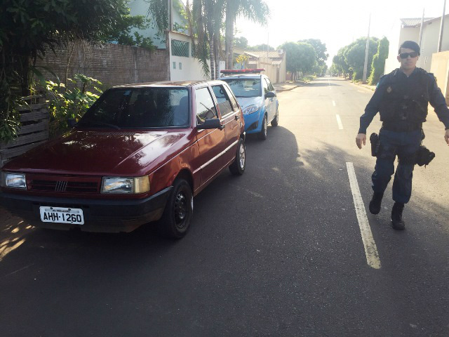 Após furto na madrugada, carro de comerciante é encontrado no Santos Dumont Após furto na madrugada, carro de comerciante é encontrado no Santos Dumont