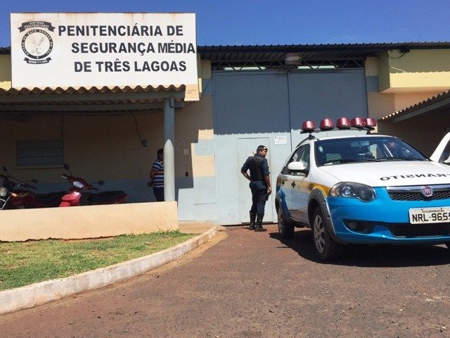 Flagrada tentando entrar com celular em presidio, mulher alega que estava fazendo “apenas um favor” Flagrada tentando entrar com celular em presidio, mulher alega que estava fazendo “apenas um favor”