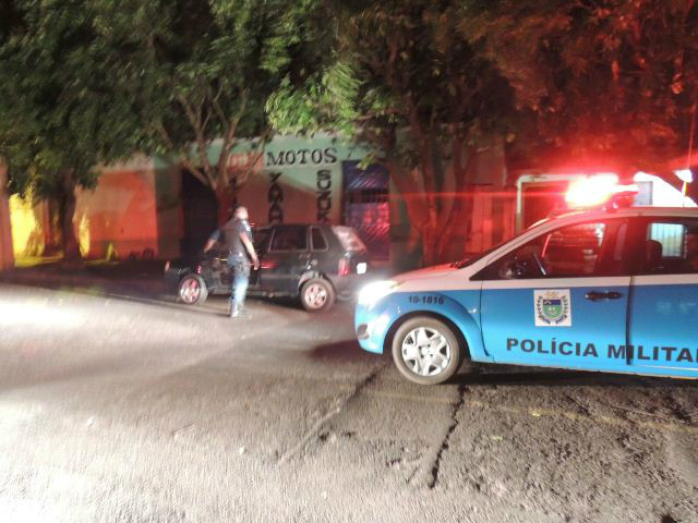 Adolescente furta veículo e chama amigo para dar um “rolê”