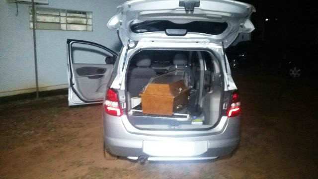 Enquanto brincava, criança cai dentro de equipamento na fazenda dos avós e morre sufocada