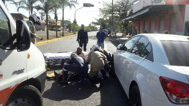 Equipe ALFA do SAMU resgata idoso que sofreu acidente em avenida 