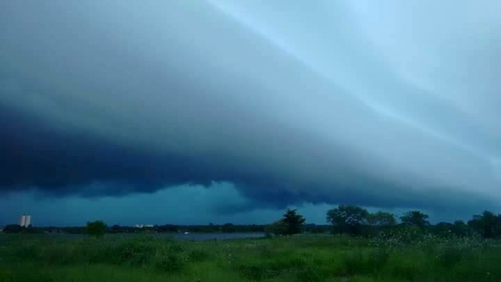 Princípio de tornado foi registrado nesta terça-feira (24) em Três Lagoas