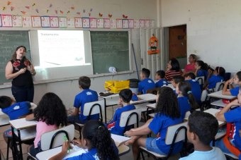 Alunos da Escola Municipal “Eufrosina Pinto” participam de palestra sobre Depressão, automutilação e suicídio