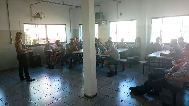 CAPS AD realiza palestra sobre prevenção de álcool e drogas no Distrito Industrial