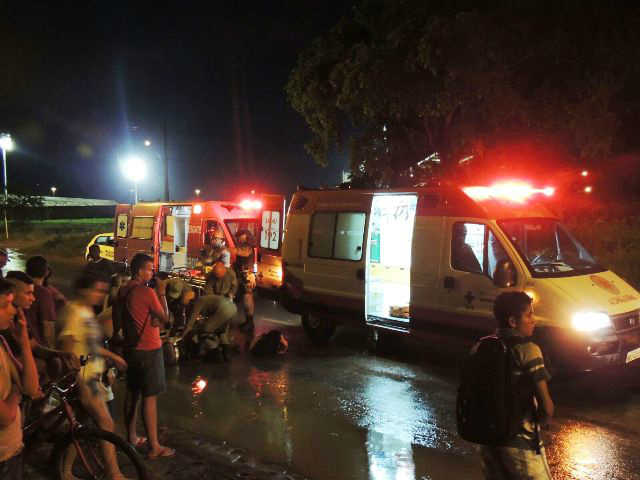 Acidente grave no Jd. Alvorada mobiliza equipes do SAMU e Corpo de Bombeiros Acidente grave no Jd. Alvorada mobiliza equipes do SAMU e Corpo de Bombeiros