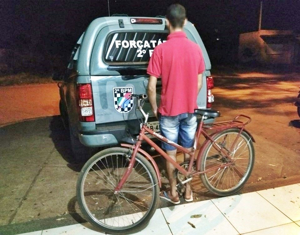 Jovem que "ganhou" bicicleta é detido no bairro São João Jovem que