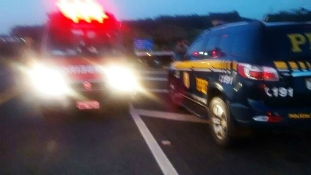 Motociclista bate em guad rail na BR-158 e fica em estado grave