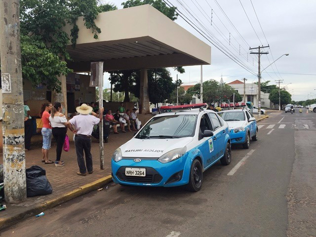 Polícia Militar prende homem comercializando drogas em banheiro público