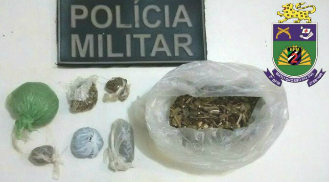 Policial militar de folga flagra homem com drogas em ônibus interestadual