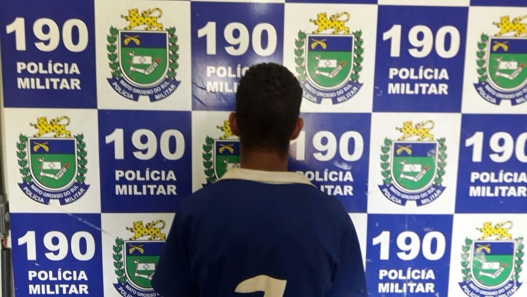 Jovem é preso em flagrante após roubar celular