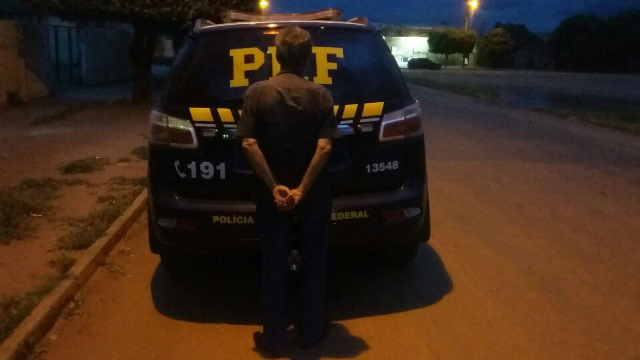 Polícia Rodoviária Federal cumpre mandado de prisão em Três Lagoas Polícia Rodoviária Federal cumpre mandado de prisão em Três Lagoas