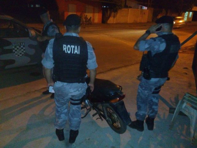 ROTAI prende serralheiro com moto furtada e “gato” de água e luz