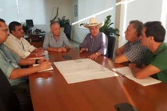 Prefeito de Três Lagoas busca apoio da Sanesul para que obras do shopping possam ser retomadas