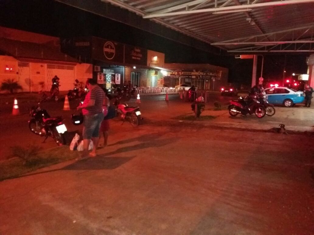 Pelotão de Trânsito faz Blitzes Educativas nas principais avenidas de Três Lagoas Pelotão de Trânsito faz Blitzes Educativas nas principais avenidas de Três Lagoas