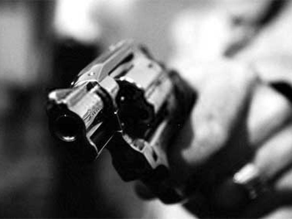 Quadrilha surpreende jovem no bairro Jardim Dourados e com muita violência roubam sua carteira Quadrilha surpreende jovem no bairro Jardim Dourados e com muita violência roubam sua carteira