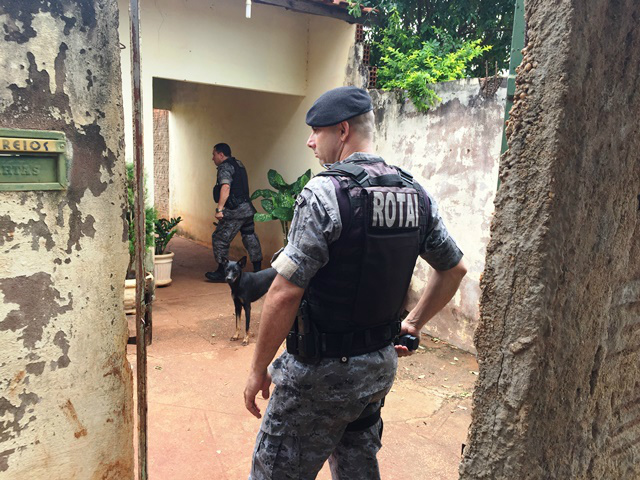 Equipes do 2º BPM atendem suposta ocorrência de baleamento no Jd. Guaporé Equipes do 2º BPM atendem suposta ocorrência de baleamento no Jd. Guaporé