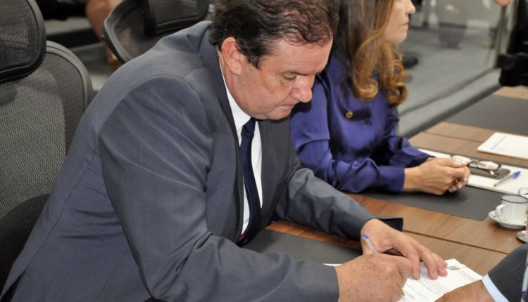 Greve entra na pauta e Eduardo Rocha pede diminuição do número de cadeiras na ALMS