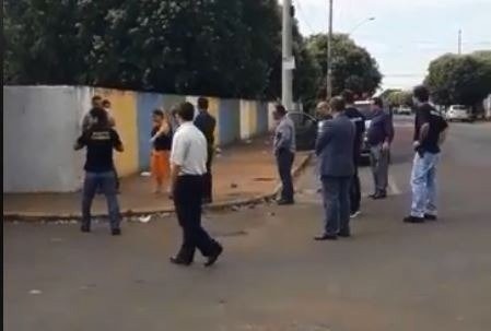 Polícia apura se homem esfaqueado por "estranha" foi agredido antes do crime Polícia apura se homem esfaqueado por