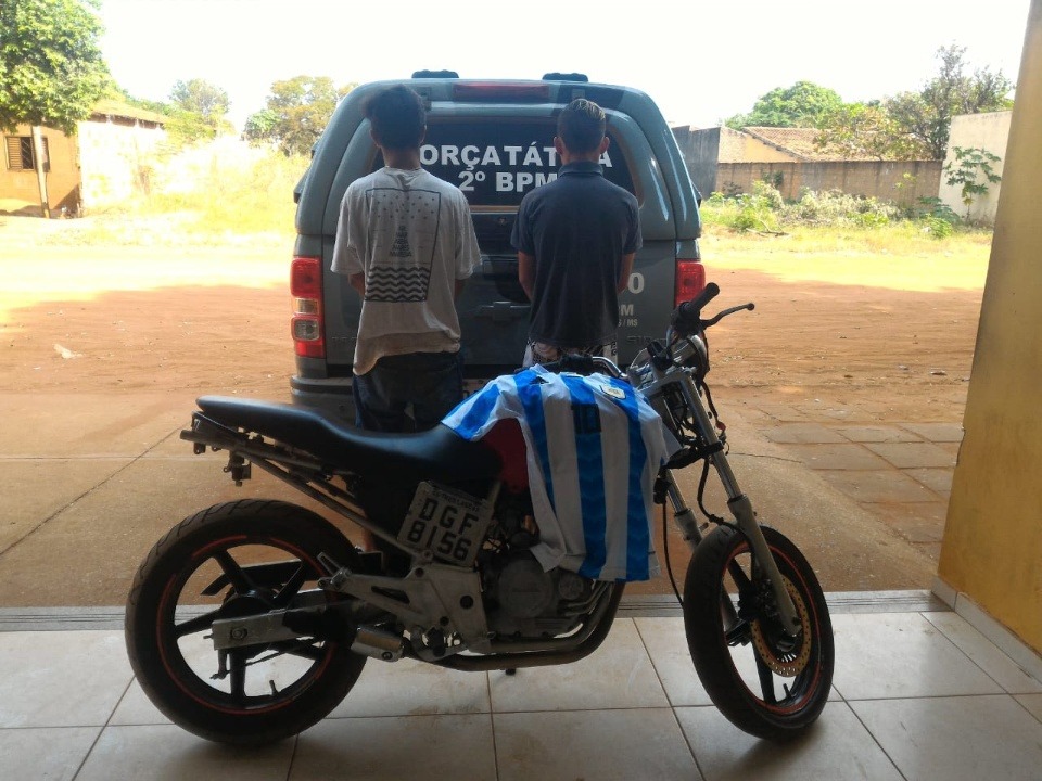 Moto furtada no sábado já estava sendo desmanchada em uma residência no bairro Jardim das Acácias