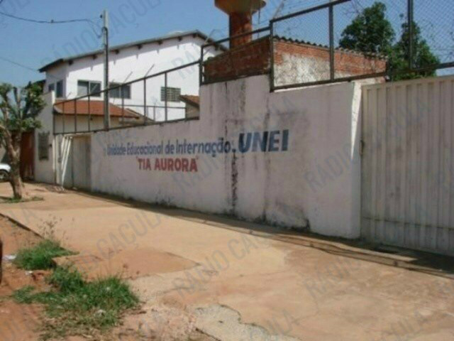 AGORA: Fuga em massa na UNEI