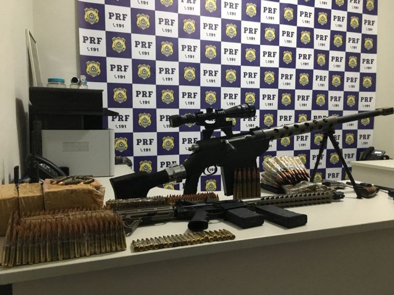 Armamentos de guerra são apreendidos pela PRF na BR-262 em Três Lagoas 