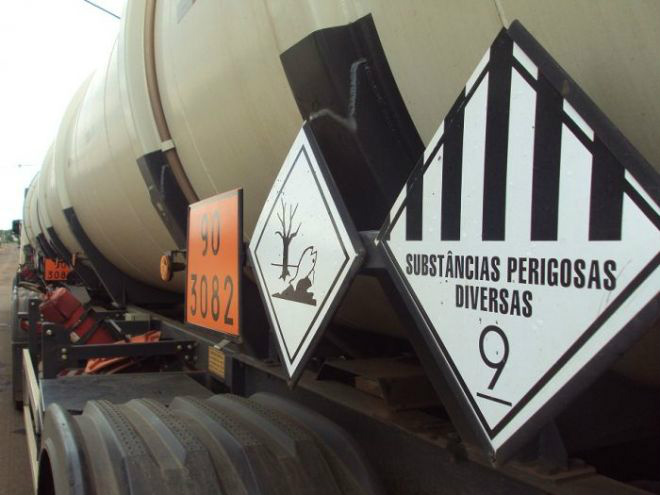 Carreta que saiu de Três Lagoas com biodiesel ilegal é apreendida pela PMA
