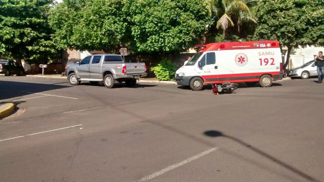 Acidente no centro de Três Lagoas deixou um jovem ferido