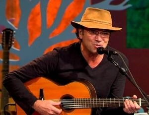 Três Lagoas comemora 103 anos com show de Almir Sater e Naiara Azevedo Três Lagoas comemora 103 anos com show de Almir Sater e Naiara Azevedo