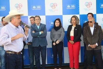 Recursos e obras são apresentados à população e imprensa durante cerimônia de hasteamento das bandeiras 