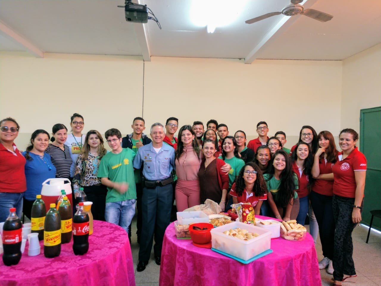 Debate sobre bullying é realizado na Escola JOMAP com a participação da Polícia Militar