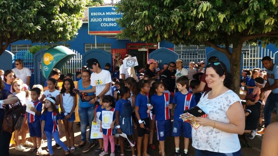 Escola Municipal “Júlio Fernandes Colino” realiza Exposição Literária