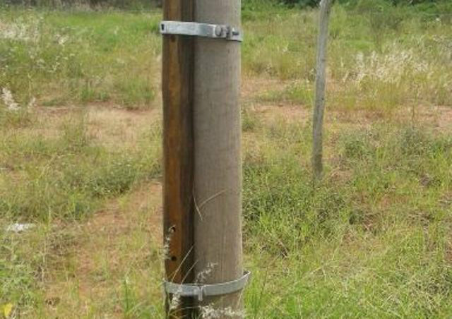 Elektro faz “gambiarra” em poste no bairro Vila Nova e indigna moradores Elektro faz “gambiarra” em poste no bairro Vila Nova e indigna moradores