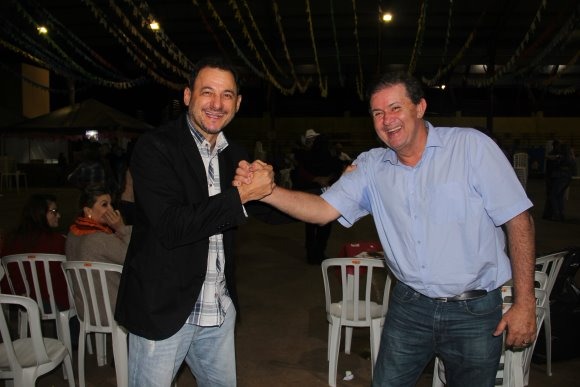 Recepcionado pelo prefeito Waldeli Rosa, deputado Eduardo Rocha prestigia 16ª Costa Caipira